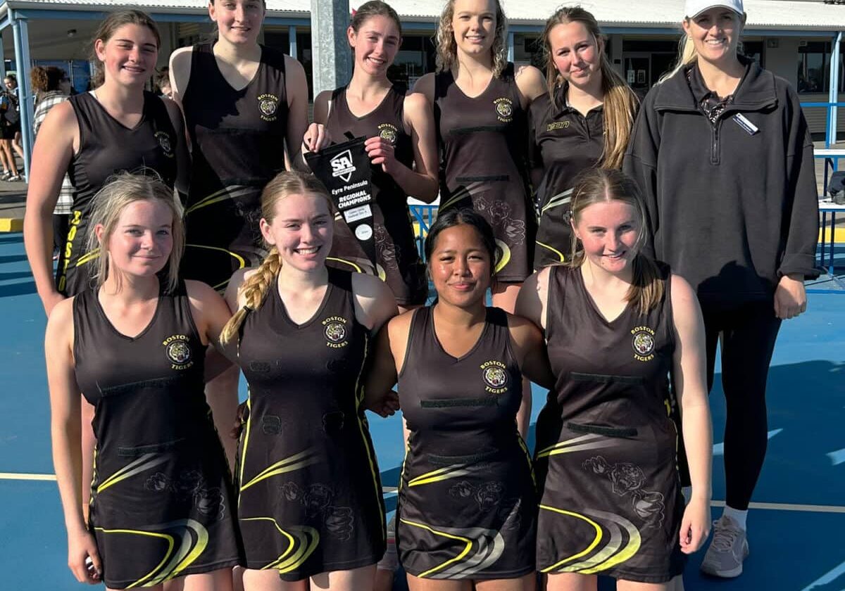 plhs-open-girls-div-a-netball-team