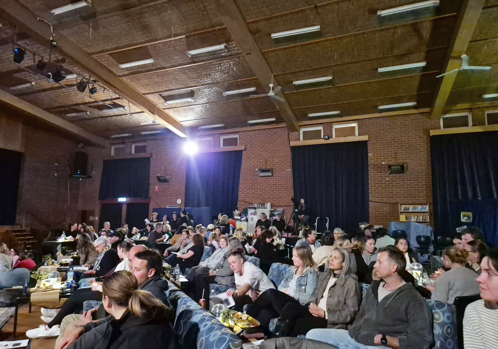 wednesday-night-crowd