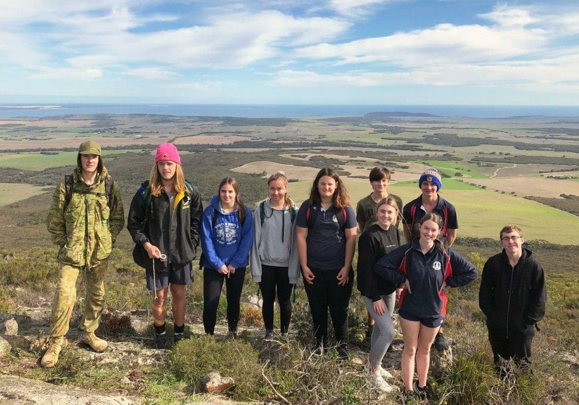 year-11-outdoor-ed-marble-range-hike-1